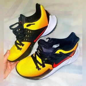 Nike shoes 👟 for  men. Please see all pictures for model name